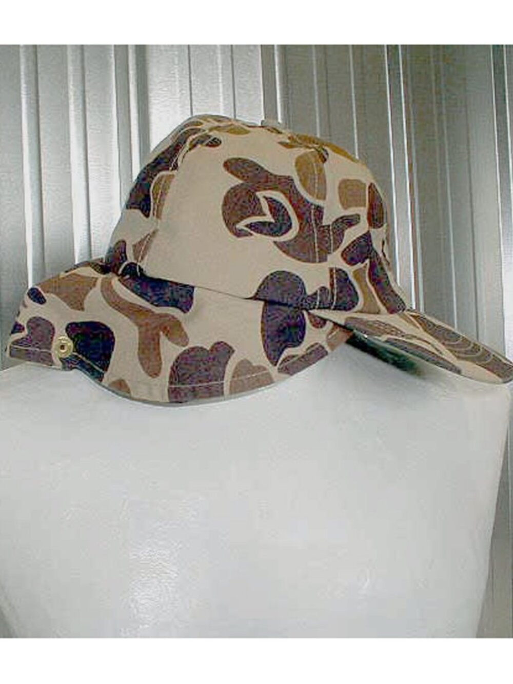 NEW Vintage Orvis Gore Tex Hunting Hat!  Med  Ear Flaps Thinsulate  Waterproof